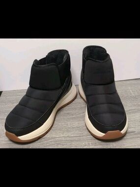 Kizik Hands Free Slip On Black Whitecap Juno 2 Low Boots - Women’s Size 10